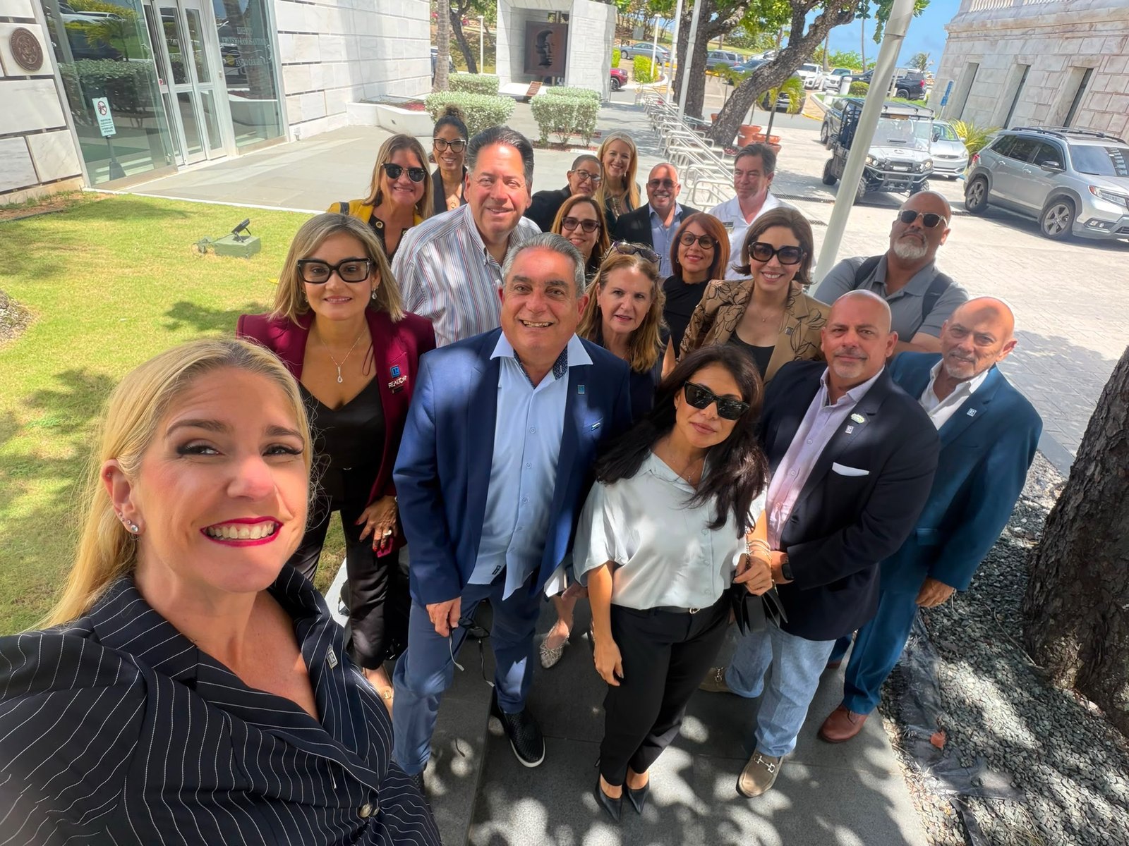Delegación de la Asociación de REALTORS de Puerto Rico en El Capitolio tras la vista pública del P. de la C. 1331